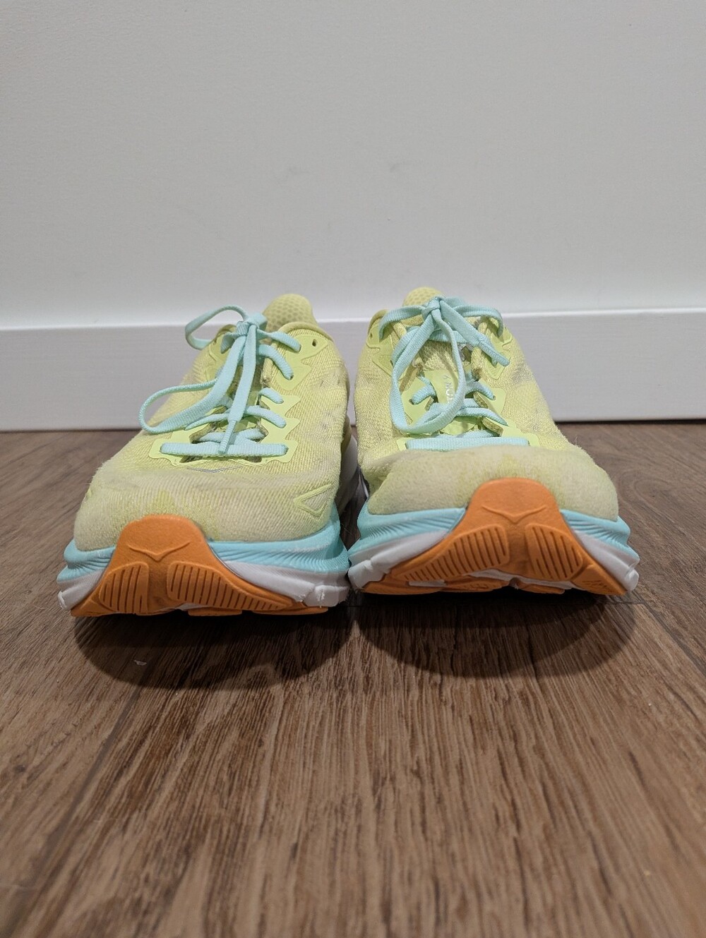 HOKA Clifton 9 Size 7.5B - Picture 5 of 12